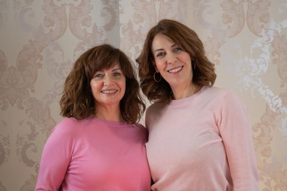 Coral y Aurora — fundadoras de Mujer 360 Grados, más de tres décadas de experiencia en belleza integral